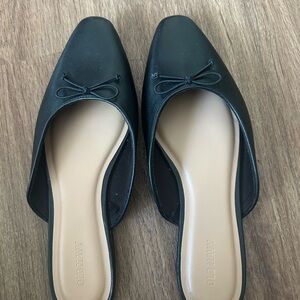Old Navy Black Women's Slip-On Shoes